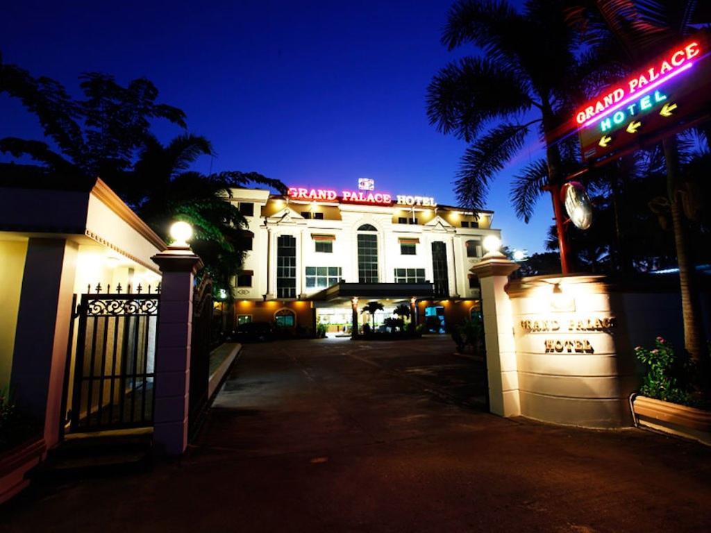 Grand Palace Hotel Янгон Экстерьер фото
