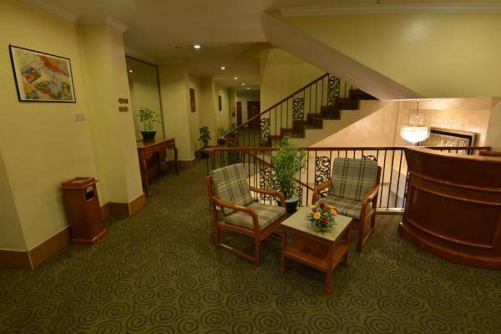 Grand Palace Hotel Янгон Экстерьер фото