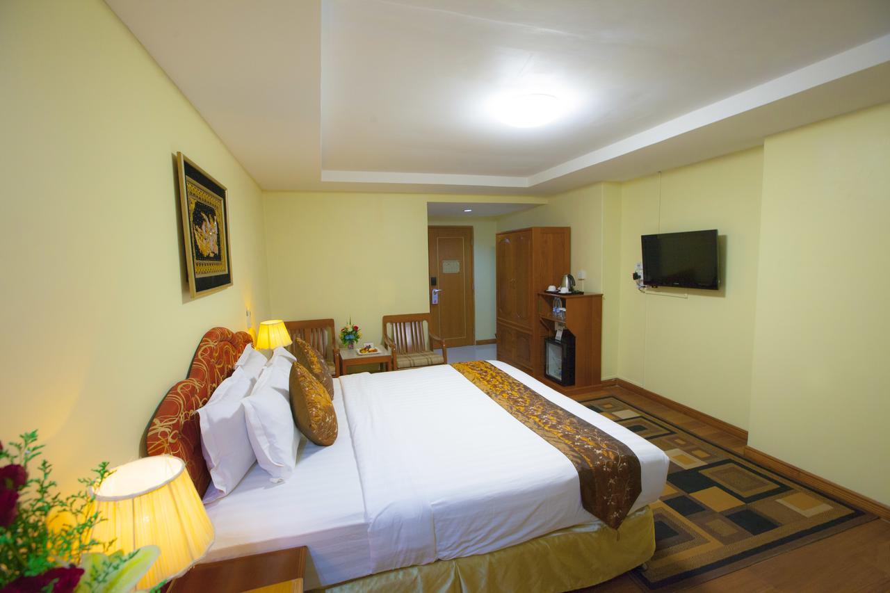 Grand Palace Hotel Янгон Экстерьер фото