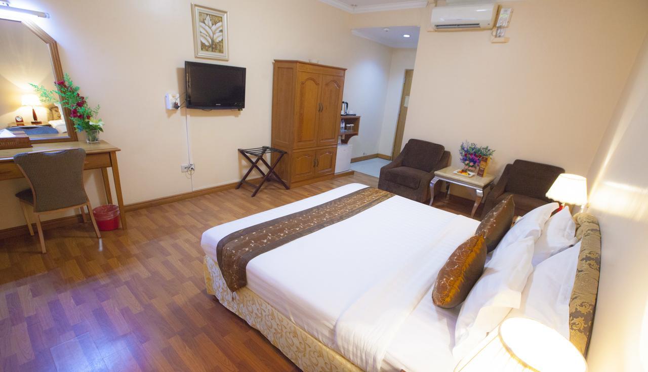 Grand Palace Hotel Янгон Экстерьер фото